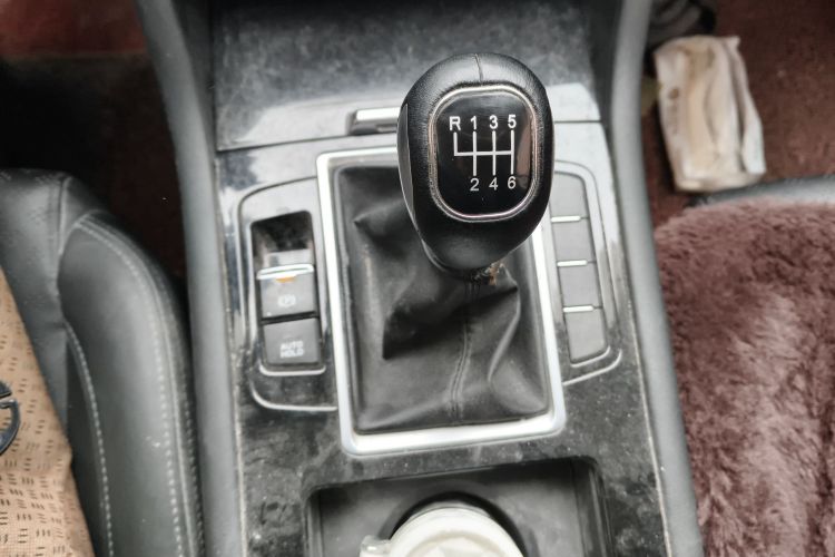 中国重汽VGV VGV U70 2020款 1.5T 手动精英天窗版 5座中控内饰18