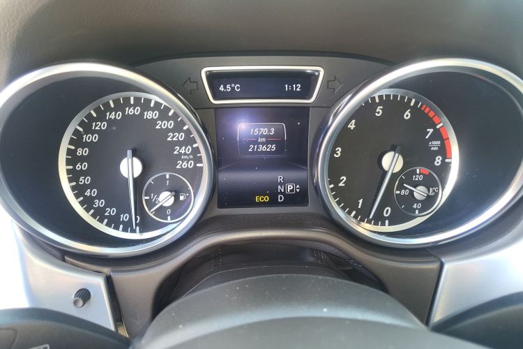 奔驰M级 2014款 ML 320 4MATIC中控内饰15