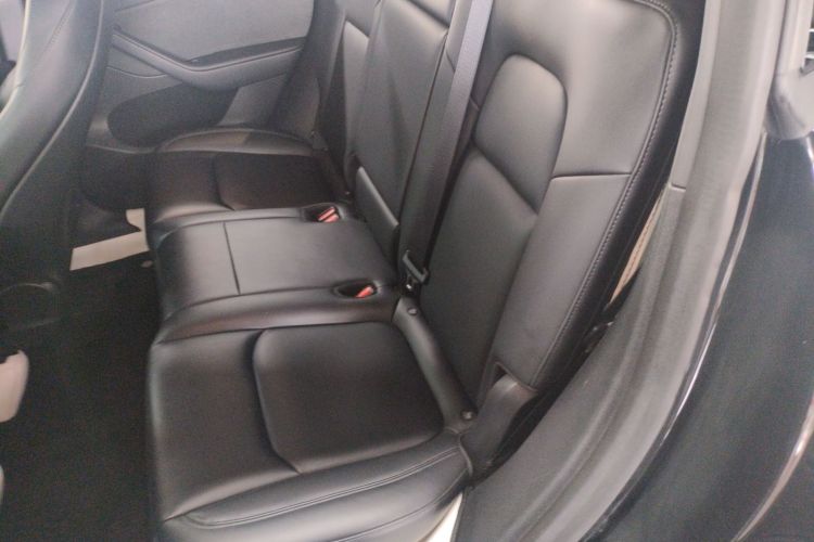 特斯拉 Model Y 2022款 改款 后轮驱动版中控内饰7004