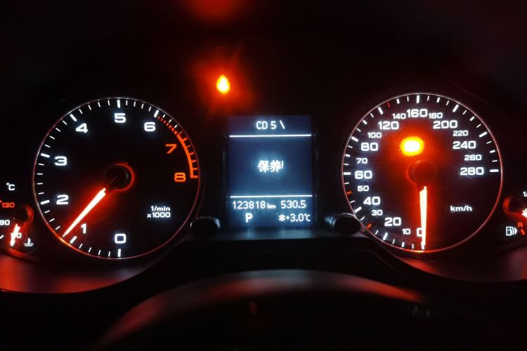 奥迪Q5 2015款 40 TFSI 技术型局部细节14