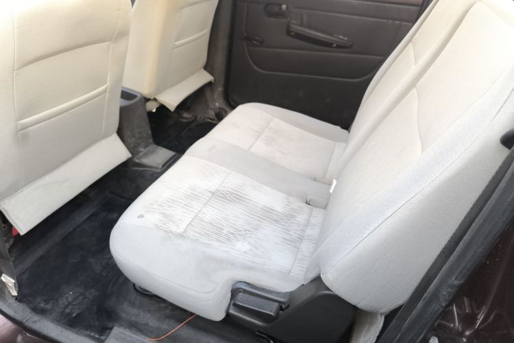 五菱汽车 五菱宏光 2015款 1.2L S 基本型国IV中控内饰7004