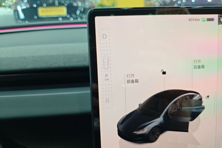 特斯拉 Model 3 2023款 后轮驱动版中控内饰18