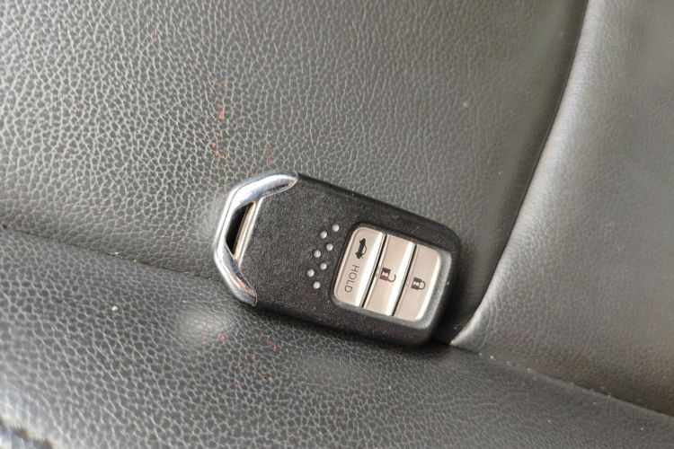 本田 凌派 2019款 180Turbo CVT豪华版 国VI中控内饰7001