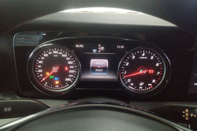 奔驰E级 2017款 E 200 运动型 4MATIC中控内饰14