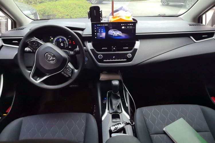 丰田 卡罗拉 2023款 1.8L 智能电混双擎 精英版中控内饰12