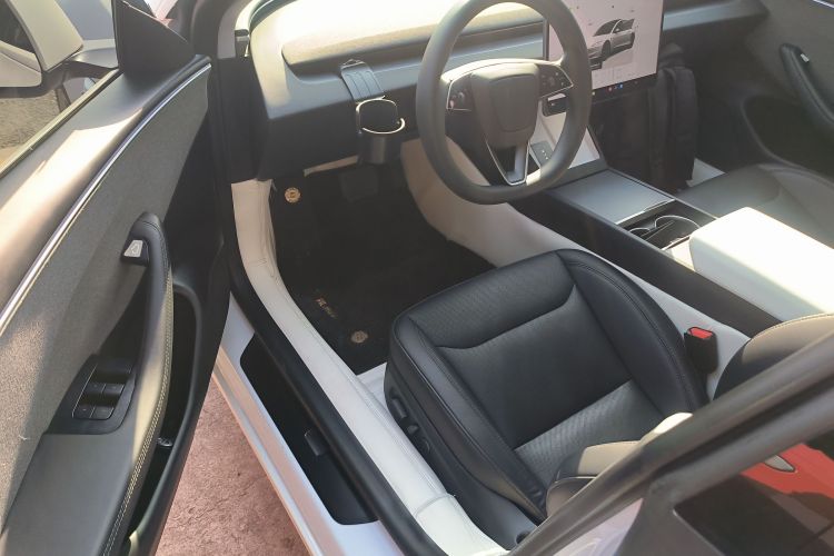 特斯拉 Model 3 2023款 后轮驱动版中控内饰7003