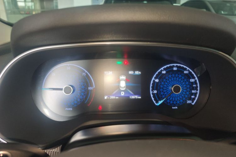 红旗E-QM5 2023款 基础出行版中控内饰14