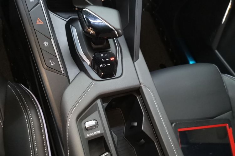 领克06 2021款 1.5T Shero粉色特别版中控内饰18