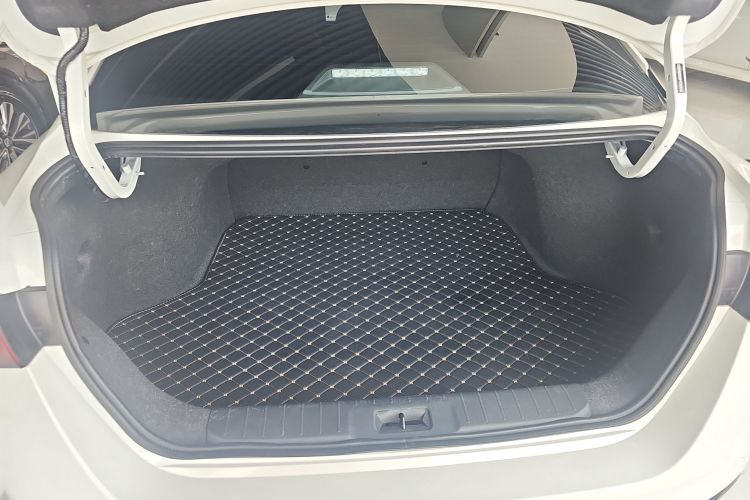 日产 轩逸 2023款 1.6L CVT悦享版机舱底盘23