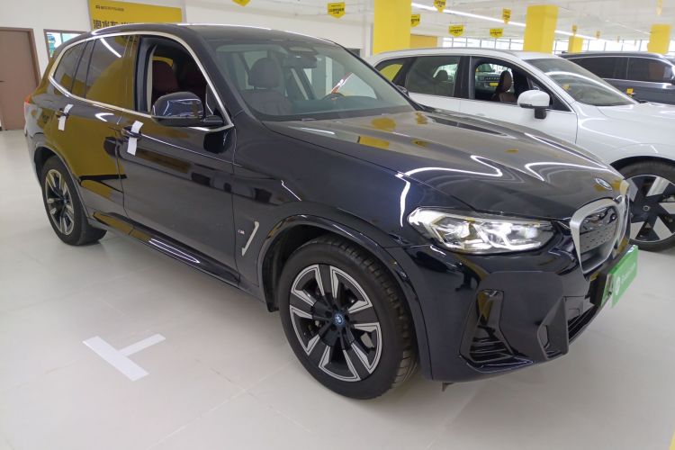 宝马iX3 2024款 领先型车身外观3