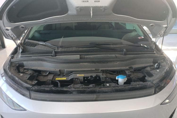 小鹏X9 2024款 702超长续航Max机舱底盘24