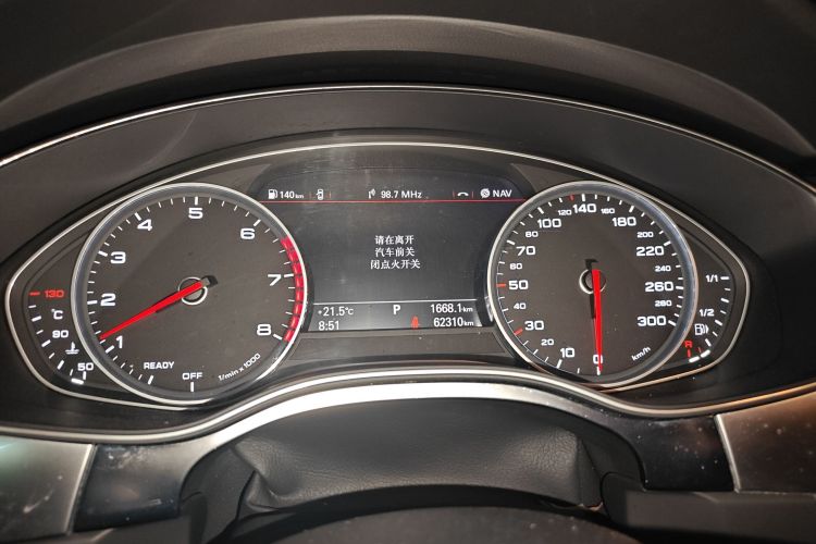 奥迪A6L 2017款 30 FSI 技术型中控内饰14