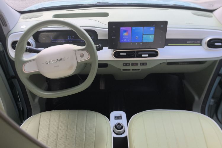 吉利银河 2025款 210km 熊猫卡丁中控内饰12