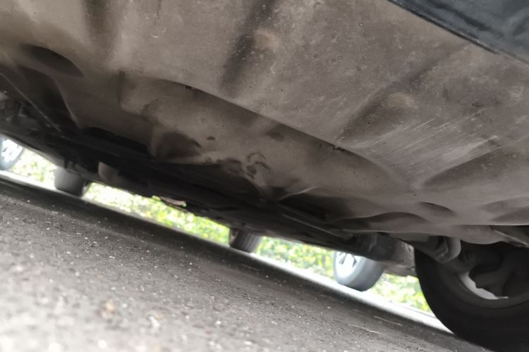 宝马5系 2013款 525Li 豪华型局部细节9008