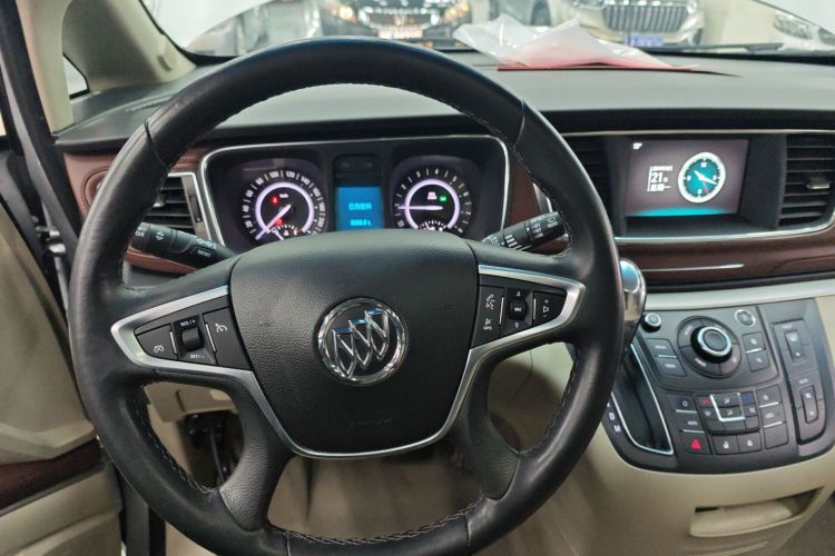 别克GL8 2017款 25S 豪华型 国V中控内饰13