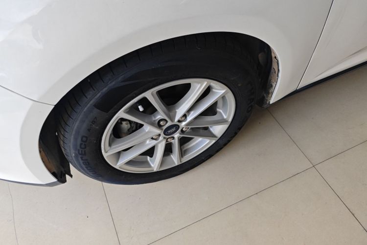 福特 福克斯 2017款 两厢 1.6L 自动风尚型智行版车身外观6007