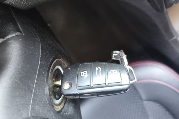 奇瑞 艾瑞泽5 2016款 1.5L 手动领潮版中控内饰11