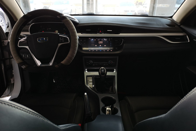 吉利汽车 帝豪 2018款 1.5L 手动向上互联版中控内饰7001