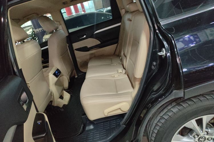 丰田 汉兰达 2018款 2.0T 两驱精英版 5座 国V中控内饰21