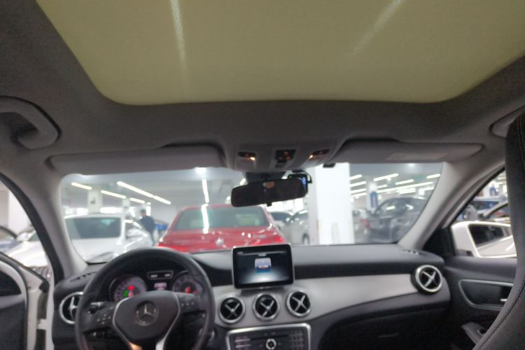 奔驰GLA 2016款 GLA 220 4MATIC 时尚型中控内饰22