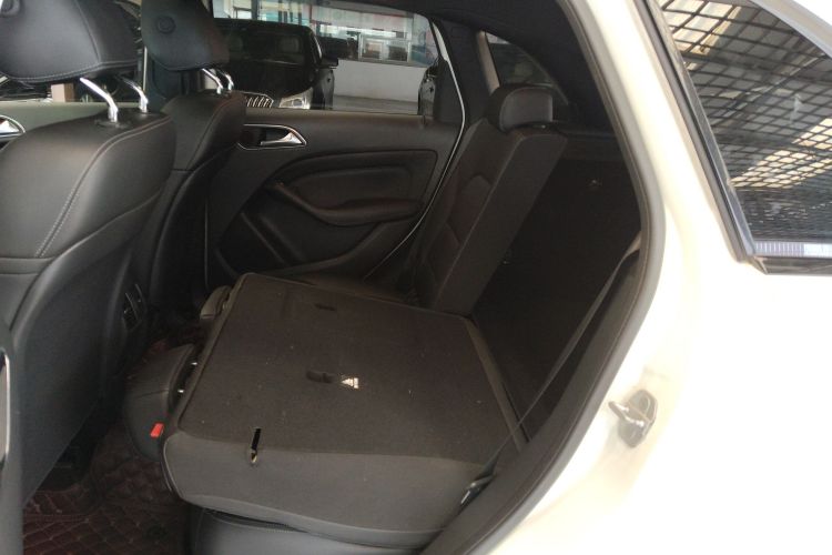 奔驰B级 2015款 B 200 豪华型中控内饰21