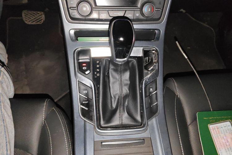 吉利汽车 帝豪 2019款 领军版 1.5L CVT向上互联型 国V中控内饰18