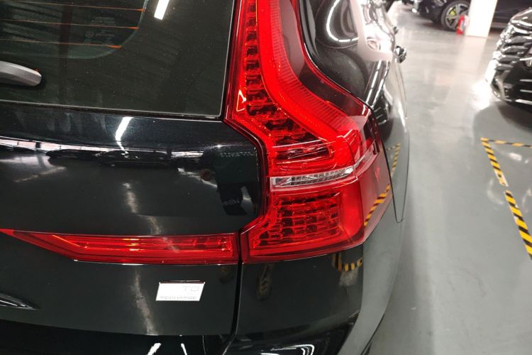 沃尔沃XC60新能源 2023款 T8 插电混动 长续航四驱智远豪华版车身外观6006