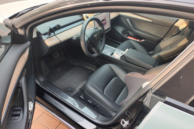 特斯拉 Model 3 2022款 后轮驱动版中控内饰20