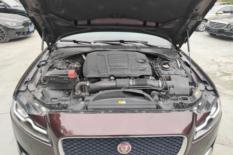 捷豹XFL 2018款 XFL 2.0T 250PS 豪华版机舱底盘24