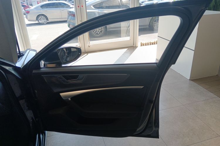 奥迪A6L 2024款 45 TFSI 臻选动感型中控内饰42