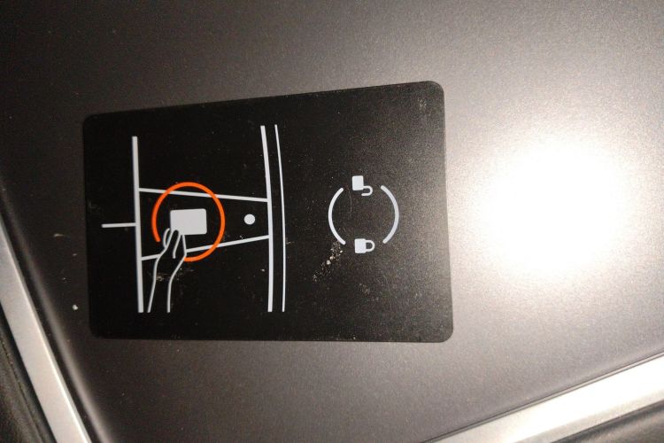 特斯拉 Model Y 2023款 后轮驱动版中控内饰7001