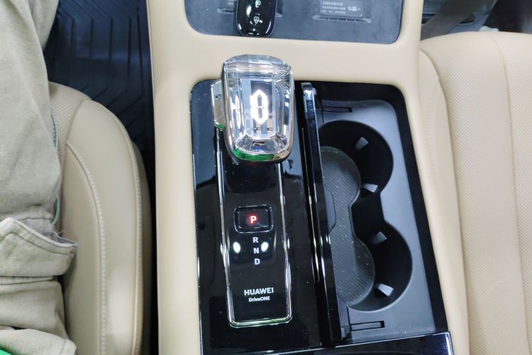 鸿蒙智行 问界M7 2024款 1.5T 后驱Plus版 5座中控内饰18