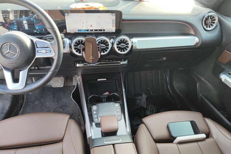 奔驰GLB 2022款 改款 GLB 200 动感型局部细节16