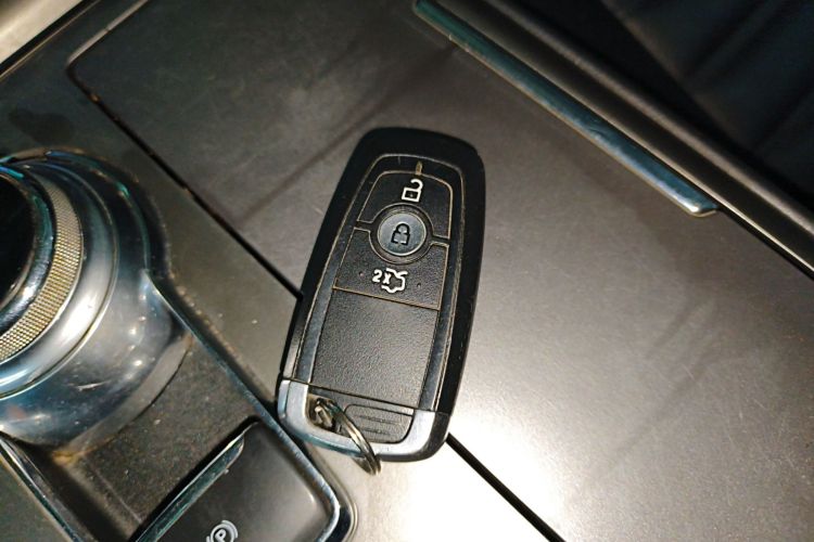 福特 蒙迪欧 2020款 EcoBoost 180 时尚型中控内饰11