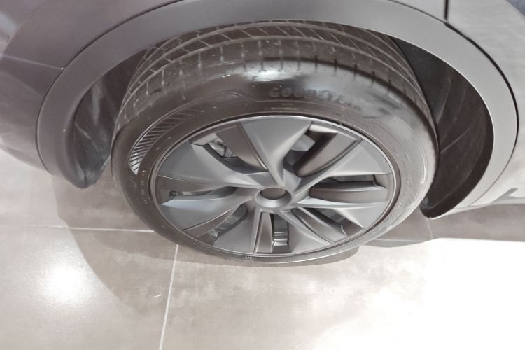 特斯拉 Model Y 2024款 后轮驱动版车身外观6008