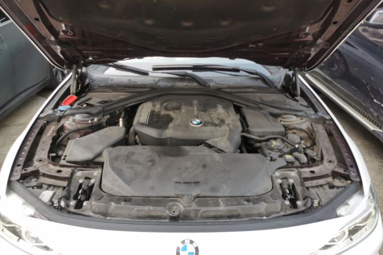 宝马3系 2017款 320Li 时尚型机舱底盘24