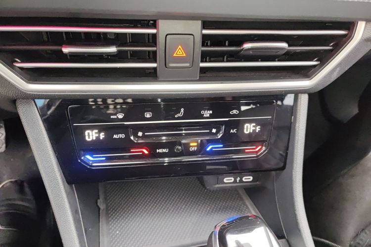 大众 速腾 2023款 200TSI DSG超越版中控内饰16