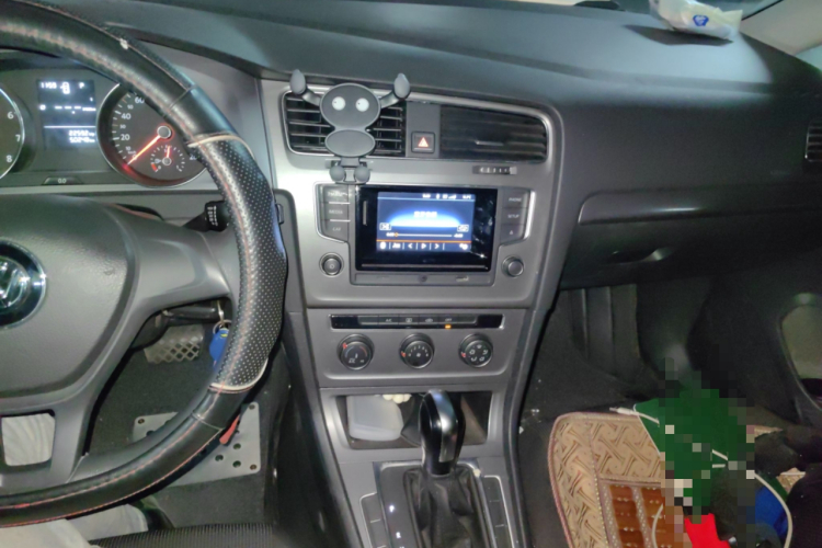 大众 高尔夫 2015款 1.6L 自动时尚型中控内饰16