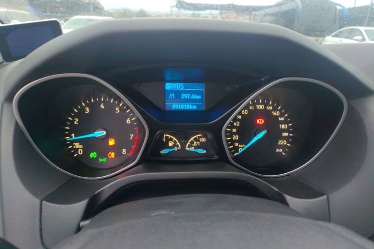 福特 福克斯 2015款 三厢 1.6L 自动舒适型中控内饰14