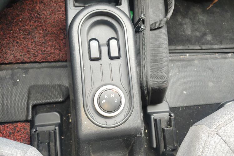 五菱汽车 宏光MINIEV 2022款 马卡龙时尚款 磷酸铁锂中控内饰18