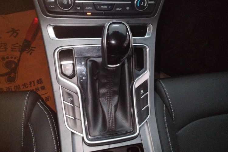 吉利汽车 帝豪 2018款 1.5L CVT向上互联版中控内饰18