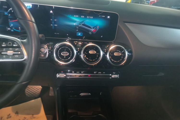 奔驰B级 2021款 B 180 时尚型局部细节16