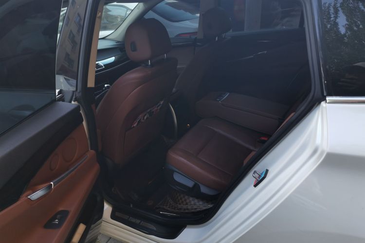 宝马5系GT 2015款 528i 领先型中控内饰7004