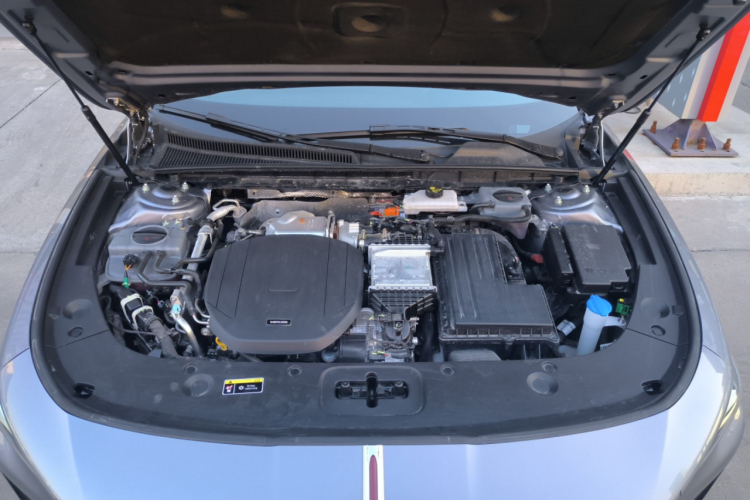 红旗H5 PHEV 2025款 170 超混版机舱底盘24