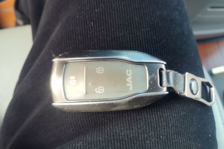 江汽集团 瑞风M5 2016款 2.0T 汽油自动公务版中控内饰11