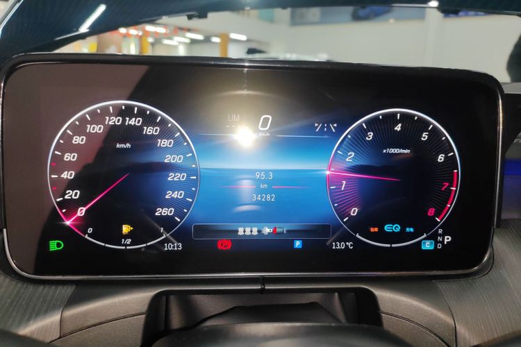 奔驰C级 2022款 C 260 L 皓夜运动版中控内饰14