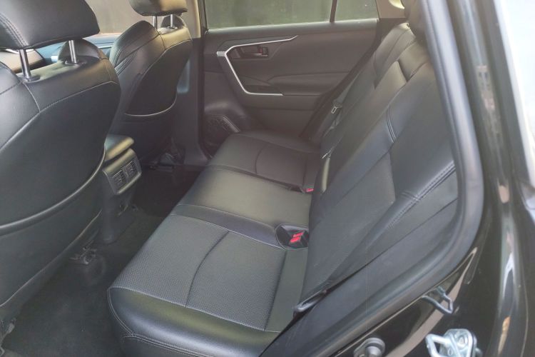 丰田 威兰达 2022款 改款 2.0L CVT两驱领先版中控内饰21