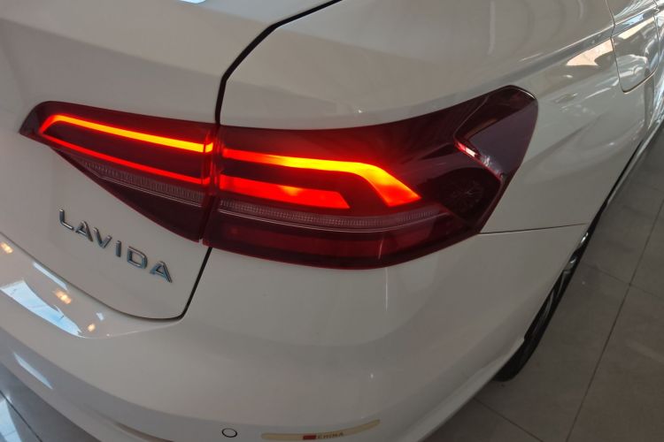 大众 朗逸 2022款 1.5L 自动舒适版车身外观9