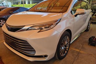 丰田 赛那SIENNA 2021款 2.5L混动 至尊版