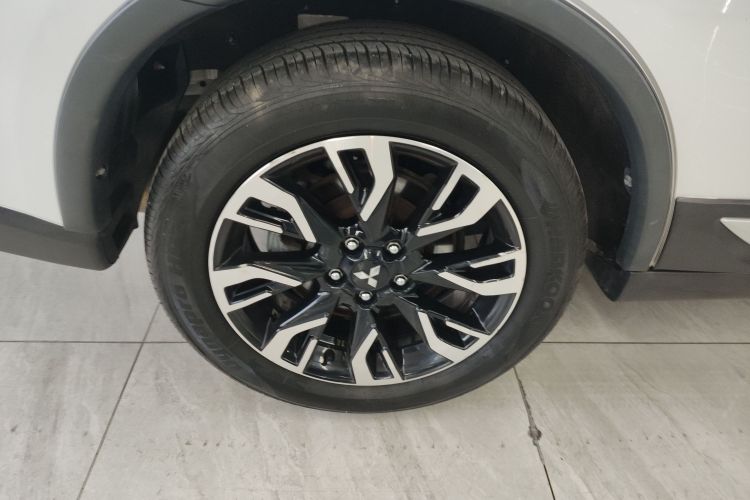 三菱 欧蓝德 2019款 2.0L 两驱畅享版 5座 国V车身外观6008